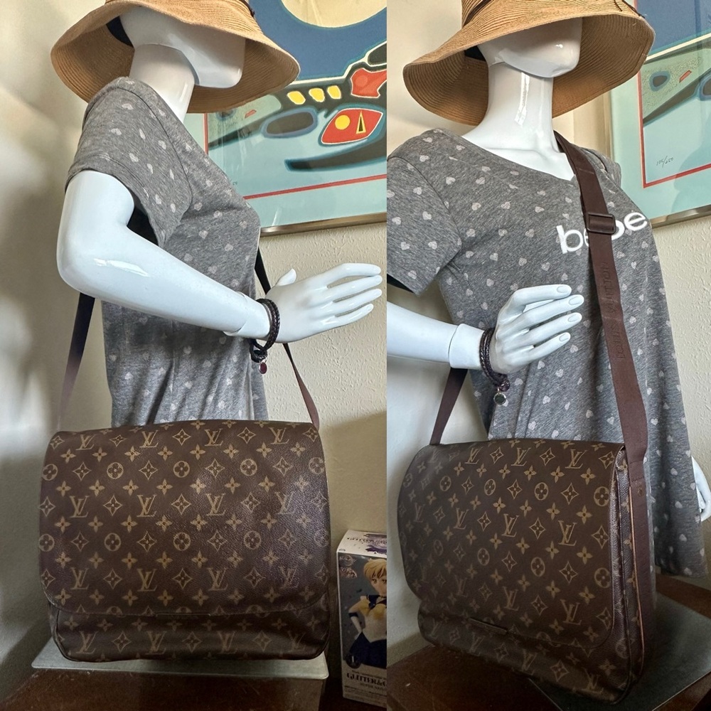 ❌SOLD❌ Louis Vuitton Beaubourg Messenger MM
